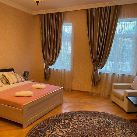 Sisi Guest House Kutaisi Exteriör bild