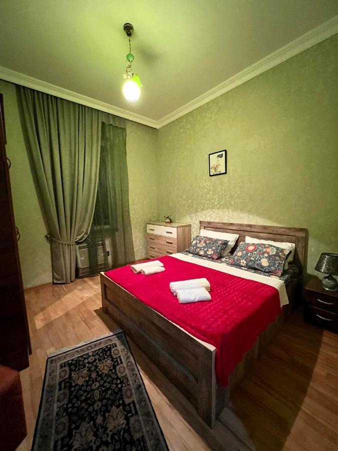 Sisi Guest House Kutaisi Exteriör bild